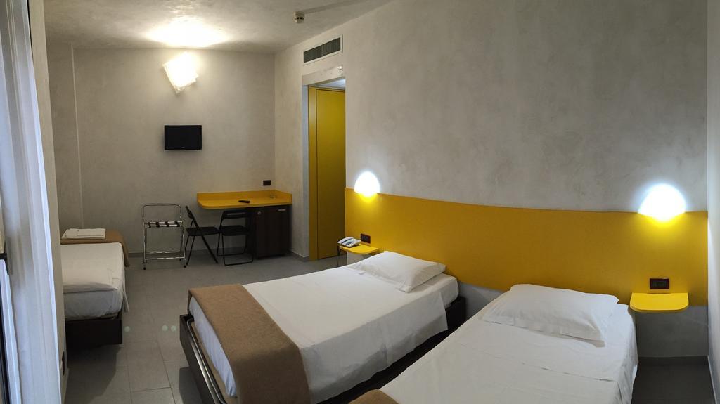 Hotel 38 Milano Cameră foto